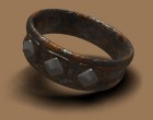 Alter Ring aus Eisen mit Nieten